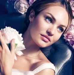 Max Factor Facefinity Compact Foundation SPF20 33 Crystal Beige